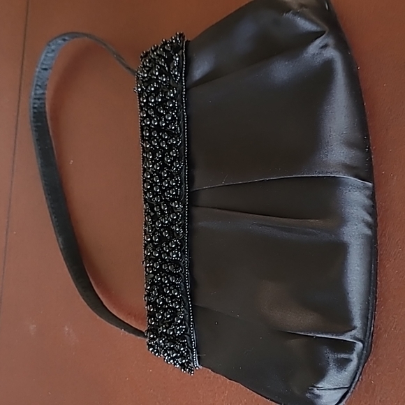 Handbags - REALLY BEAUTIFUL BEAD & SATIN EVENING PURSE